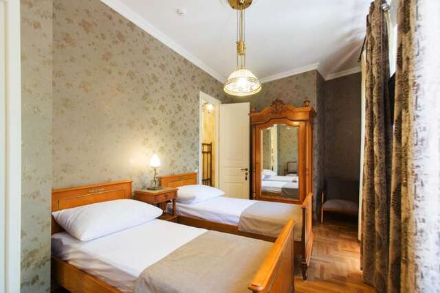 Отель Bloom Boutique Hotel Тбилиси-9